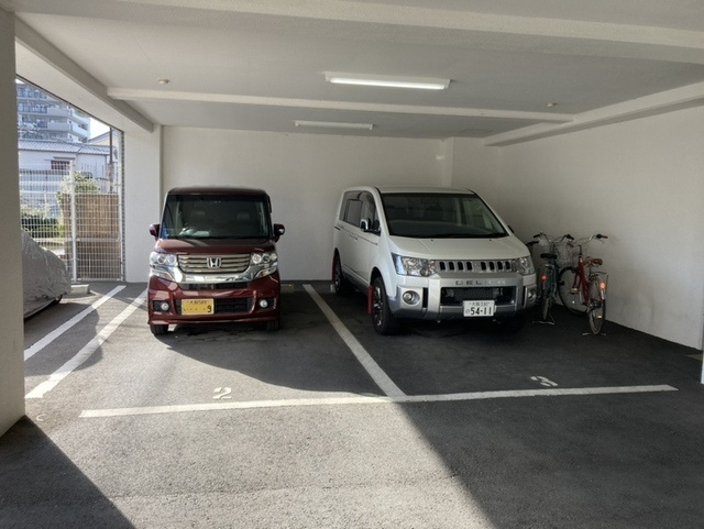メイフェア・Nの駐車場