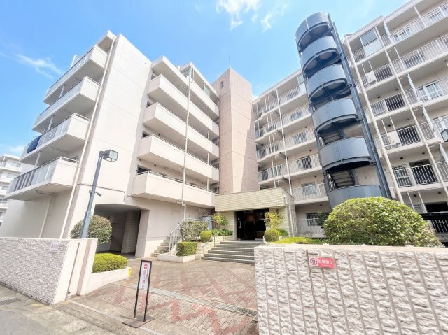 ピアパレス戸塚の外観|◆リフォーム済みでのお引渡しなので、即ご入居可能です。家具の配置や色など決めやすくスムーズにお引越しできます。