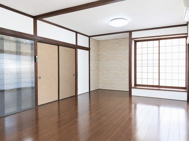 金沢市涌波3丁目8番4号の居間・リビング|こちらの居間で趣味の時間をお楽しみください