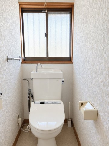 金沢市涌波3丁目8番4号のトイレ|清潔感のあるトイレです