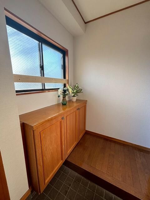 山田ビルの玄関