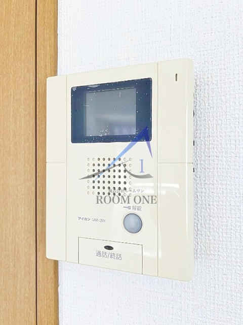 WING髙尾のセキュリティ|モニター付きインターホンです。