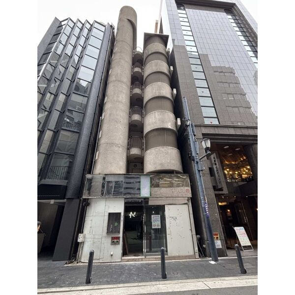 大阪市北区曾根崎新地１丁目の店舗一部の外観