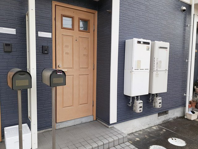 グレースメゾン西原のエントランス