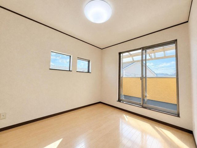 岸和田市西大路町戸建の洋室|2階洋室