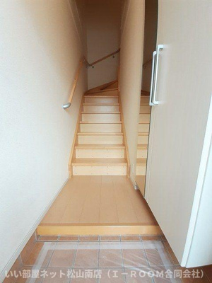 【玄関】 | クレモン　ティーヌ　Ａ