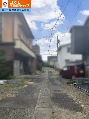 岐阜市薬師町平屋建の前面道路含む現地写真
