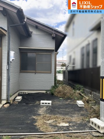 岐阜市薬師町平屋建の駐車場|駐車場があるので、車を買う予定の方も安心です
