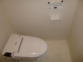 【トイレ】 | ヘリテージ椎名町 A棟 | 清潔感のあるトイレです