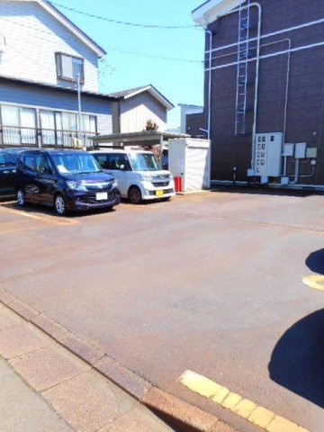 プリマベーラの駐車場|駐車場に車を止められます