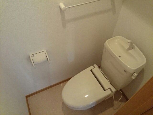 ルヴェー　デュ　ソレイユ　Ⅰのトイレ|シンプルで使いやすいトイレです
