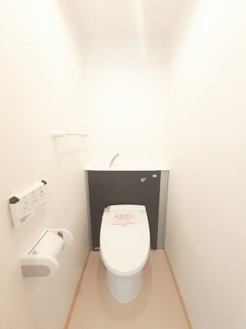 コートエスポワールのトイレ|落ち着いたトイレです