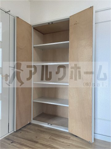 ラインプラザ本郷の玄関