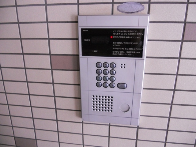  | クラウンハウス