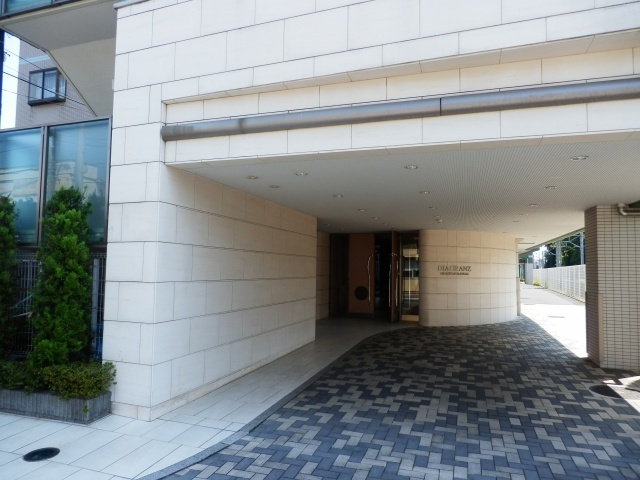 ディアグランゼ東村山のエントランス