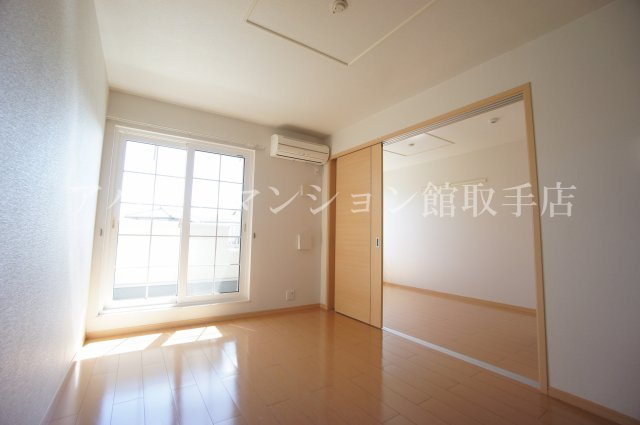 ニューファースト・ガーデンの居間・リビング