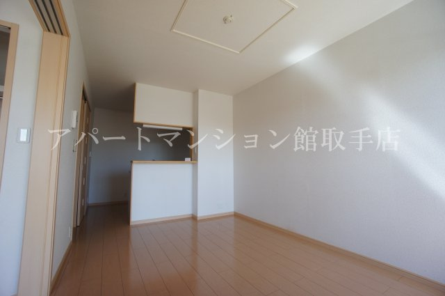 ニューファースト・ガーデンの居間・リビング