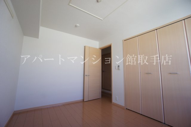 ニューファースト・ガーデンの洋室