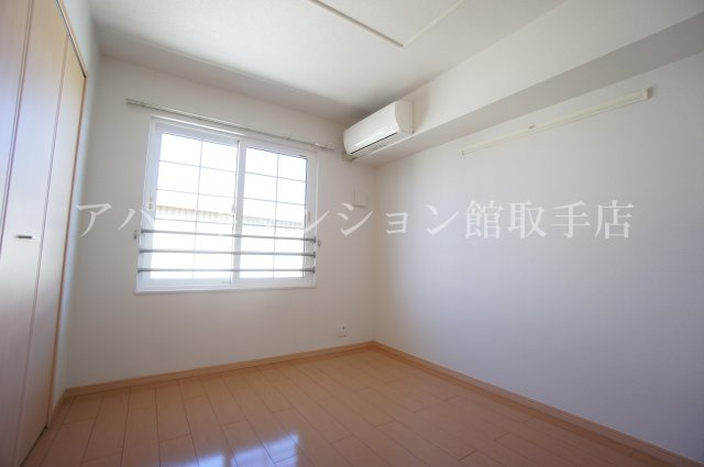 ニューファースト・ガーデンの洋室