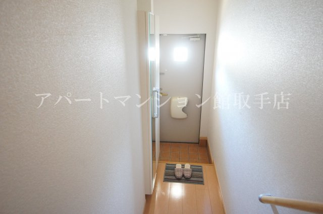 ニューファースト・ガーデンの玄関