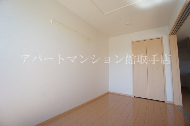 ニューファースト・ガーデンの洋室