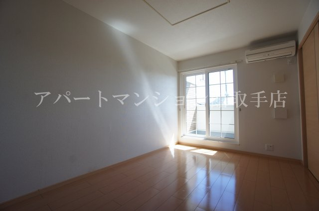 ニューファースト・ガーデンの居間・リビング