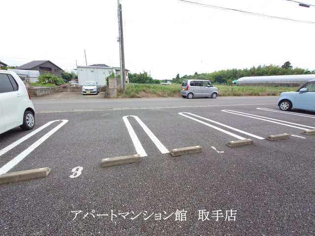 グリーンヒルズの駐車場