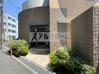 メルヴェーユ藤井寺のエントランス