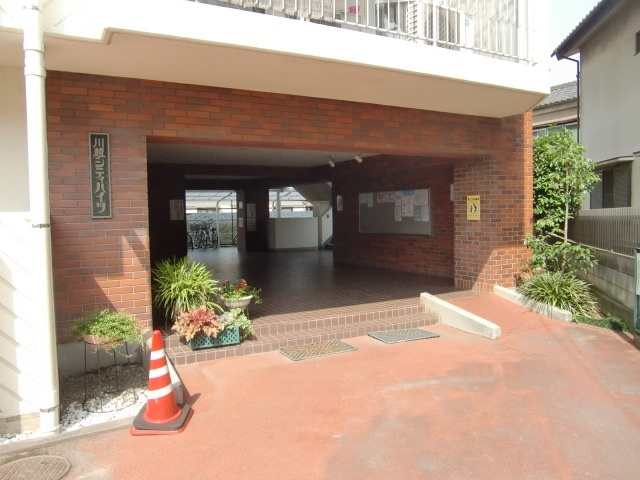 川越シティハイツのエントランス