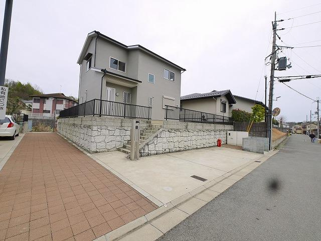 疋田町5丁目英和一戸建（7）の駐車場