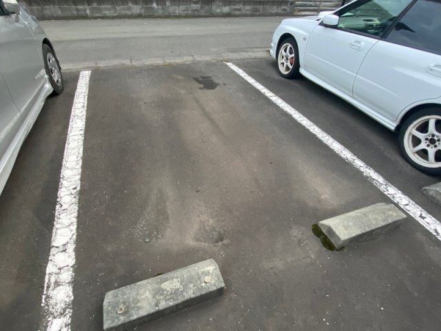 ホルツプラッツの駐車場
