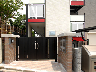 【エントランス】 | アウトゥーノ | オートロックゲート完備物件