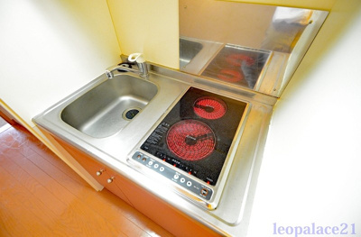 【キッチン】 | グランデ花園 | フラットタイプのコンロなのでお掃除などがラクラクです