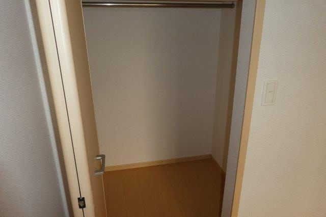 ヴィラージュ壱番館の収納|ウォークインクローゼット