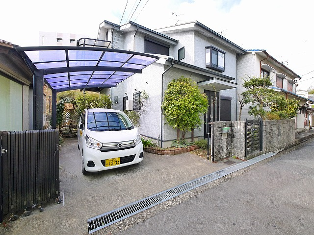 荒井戸建の駐車場