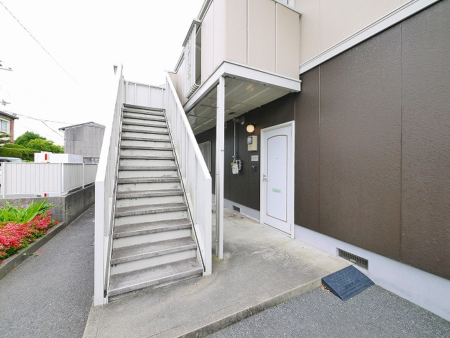 フレグランス（千日町）のその他共用部分|2階へと上がる階段です