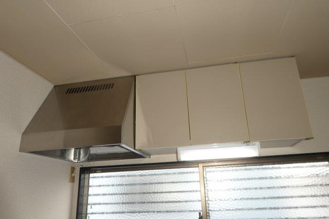スナダハイツのキッチン|キッチン上収納
