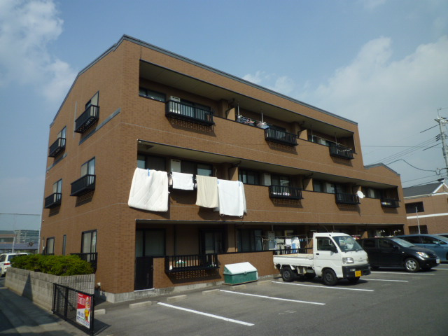 倉敷市上富井の賃貸マンションの外観