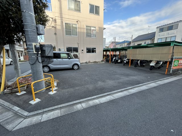 斎藤ビルの駐車場