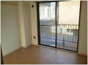 奥田ビルの居間・リビング