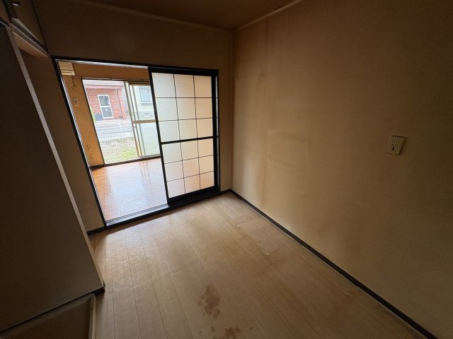 ドルフ石井Ａ棟の居間・リビング