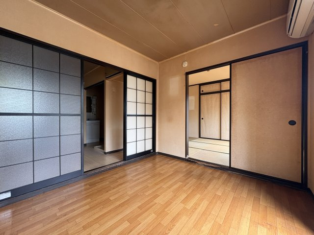 ドルフ石井Ａ棟の洋室