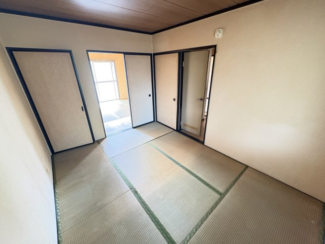 ドルフ石井Ａ棟の和室