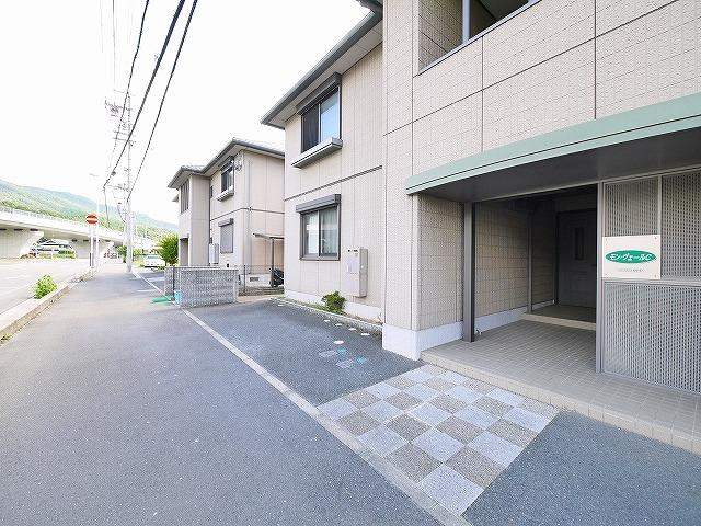 モン・ヴェールＣのエントランス|建物の内部です