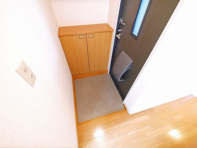 モン・ヴェールＢの玄関|明るい玄関です