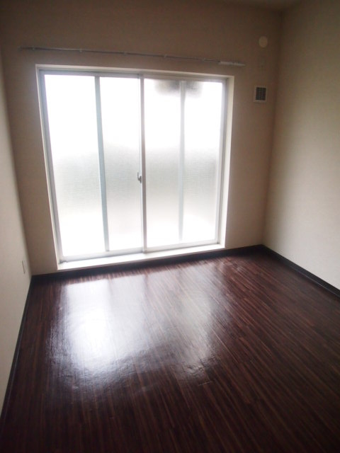 カムフォート登戸Ⅲの洋室