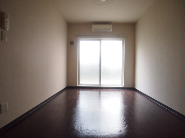 カムフォート登戸Ⅲの居間・リビング