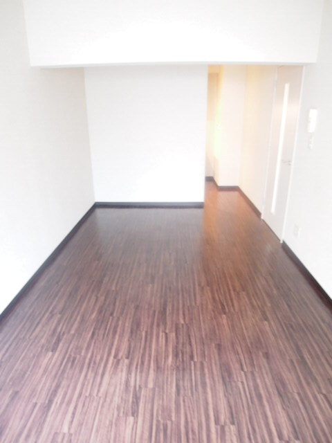 カムフォート登戸Ⅲの居間・リビング