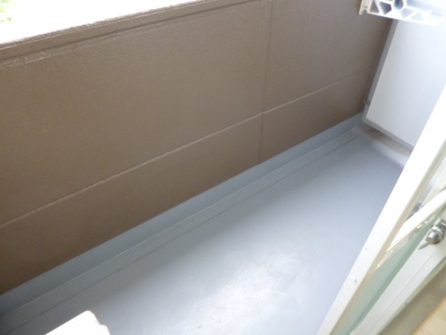 倉敷市老松町５丁目のアパートのバルコニー