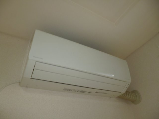 倉敷市老松町５丁目のアパートの設備|エアコン